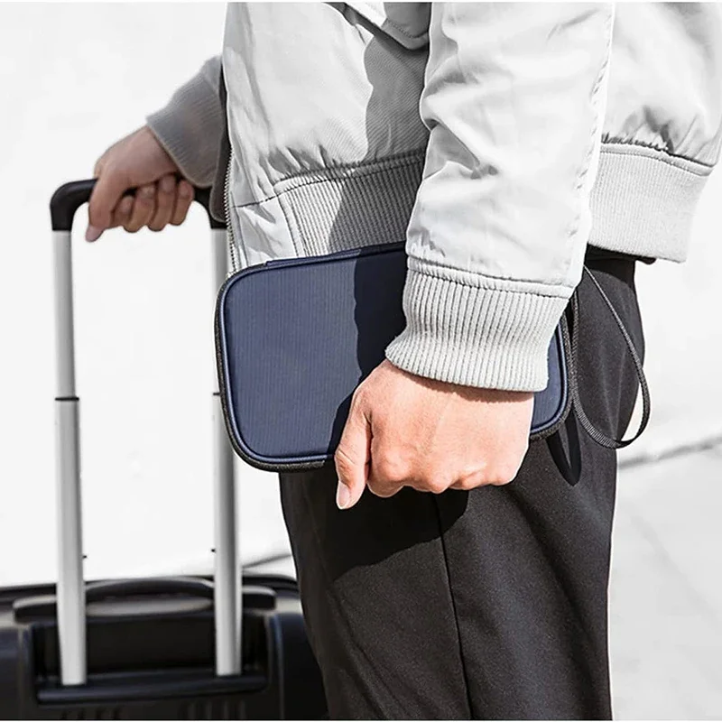 Lightweight Family Travel Pass - đánh giá và giá Men Accessories Wrist